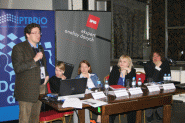 Nurt strategiczny prezentowa� Micha� Kociankowski, dyrektor strategiczny w Young&Rubicam